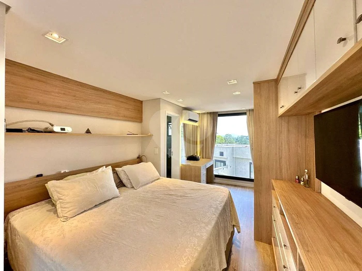 Triplex 2 sts + escritório (3ª suíte - reversível)