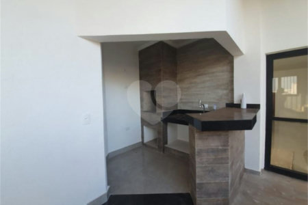 Apartamento Cobertura, no Condomínio Porto Sol.