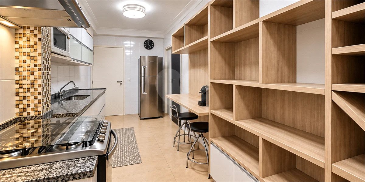 Apartamento com 3 dormitórios, 1 suíte, sala ampliada, varanda gourmet, planejados e 2 vagas. Condomínio com lazer completo e ótima localização em São Bernardo do Campo.