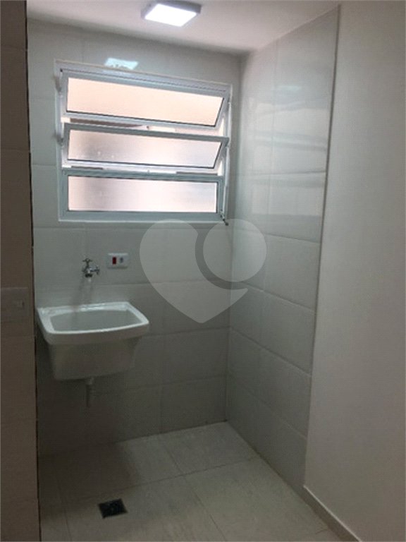 Residencial exclusivo com apenas 08 apartamentos tipo estúdio mobiliados e novinhos, sem condomínio.