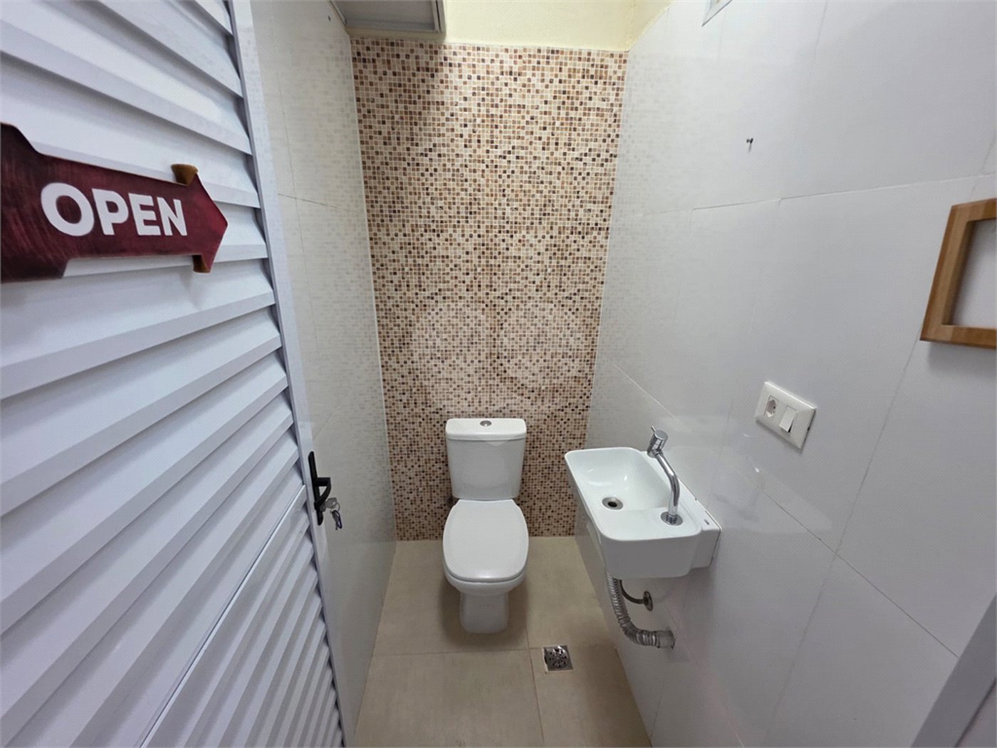 Sobrado 3 quartos 1 suíte e área de lazer