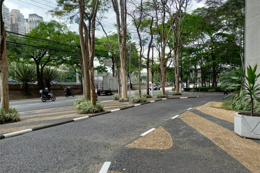 SALA COMERCIAL - BERRINI EXCELENTE PARA CONSULTÓRIOS E ESCRITÓRIO