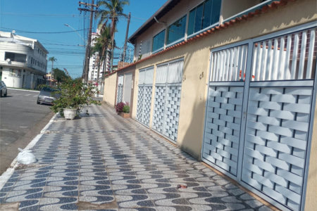 Sobrado á venda - Praia Grande