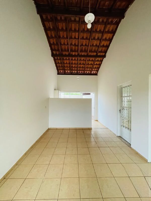 Casa para alugar com 3 quartos, sendo 1 suíte, em Colinos, Três Lagoas, MS