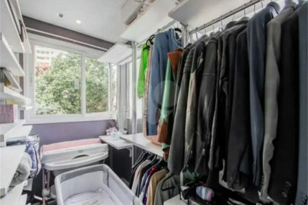 Apartamento de 306m² na melhor região de Moema, 3 suítes, 5 vagas, varanda gourmet, depósito, fora de rota