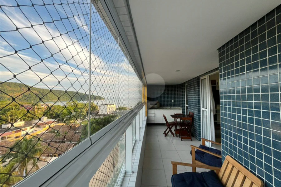 Apartamento à venda com 2 quartos, sendo 1 suíte,  em Indaiá, Bertioga, SP