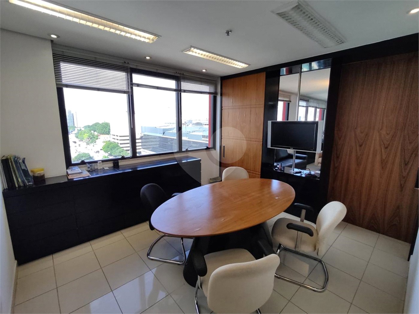 Sala comercial com 160m² , 4 vagas , à venda em Pinheiros.