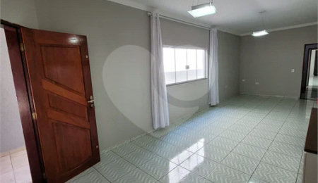 Sobrado à venda ou para alugar com 3 quartos, sendo 1 suíte,  em Aqui Se Vive, Indaiatuba, SP