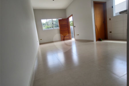 Casa térrea em Atibaia com 3 suítes, sala 2 ambientes, 2 vagas garagem, excelente localização, pronta para morar