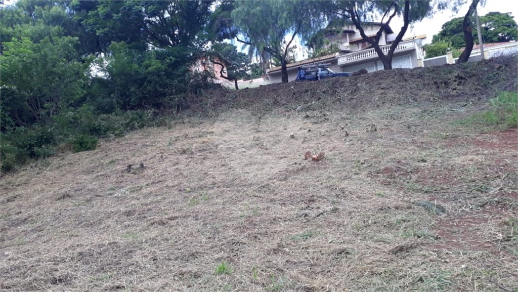 Terreno com 453,50 m² de área total.