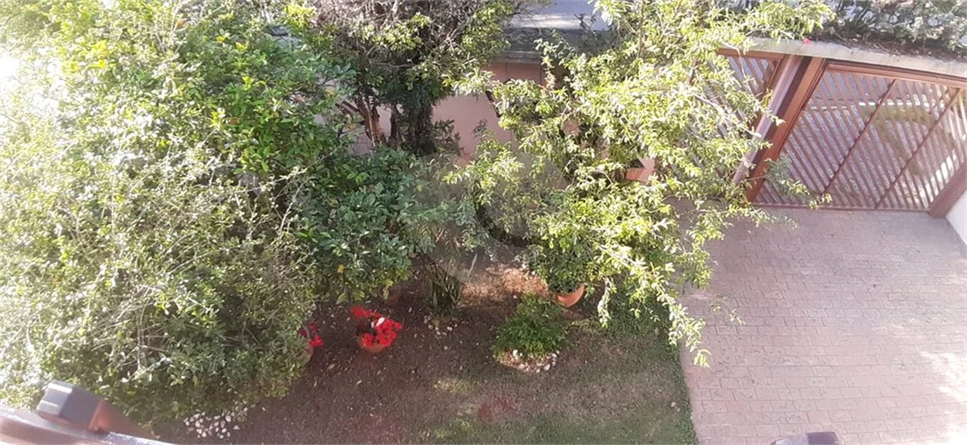 Imóvel localizado no jardim França/barro branco com 3 dorms, senddo 5 vagas