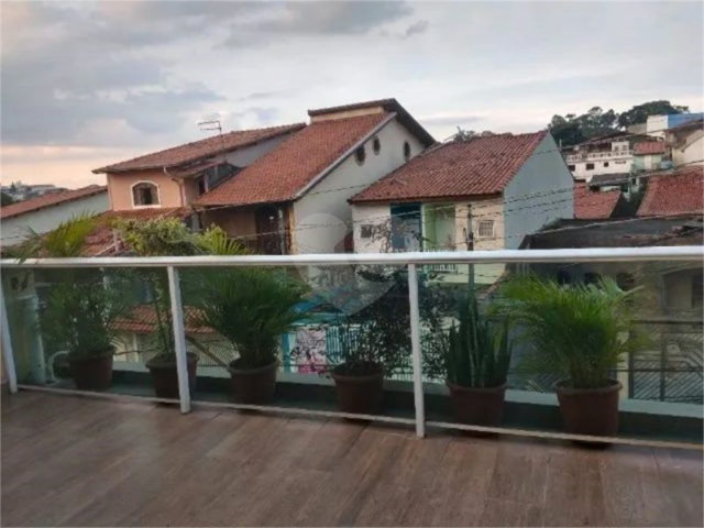 Sobrado à venda com 3 suítes em Itaquera, São Paulo, SP