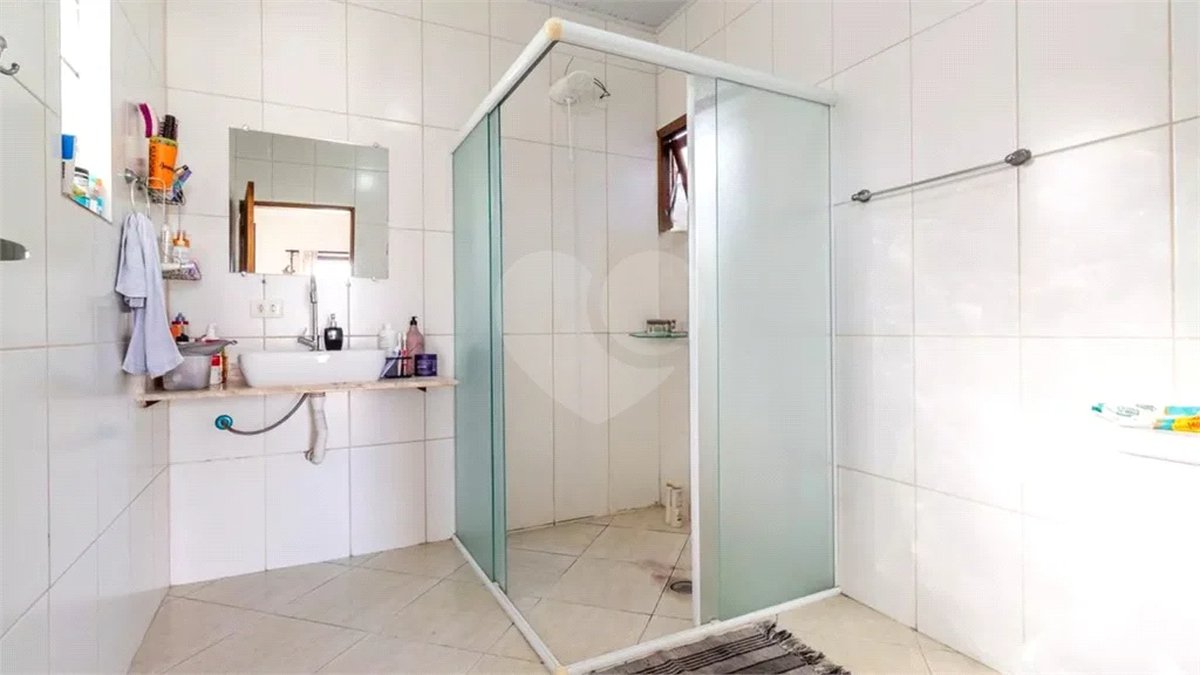 Sobrado Espaçoso à Venda em Guarulhos – 250m², Conforto e Excelente Localização