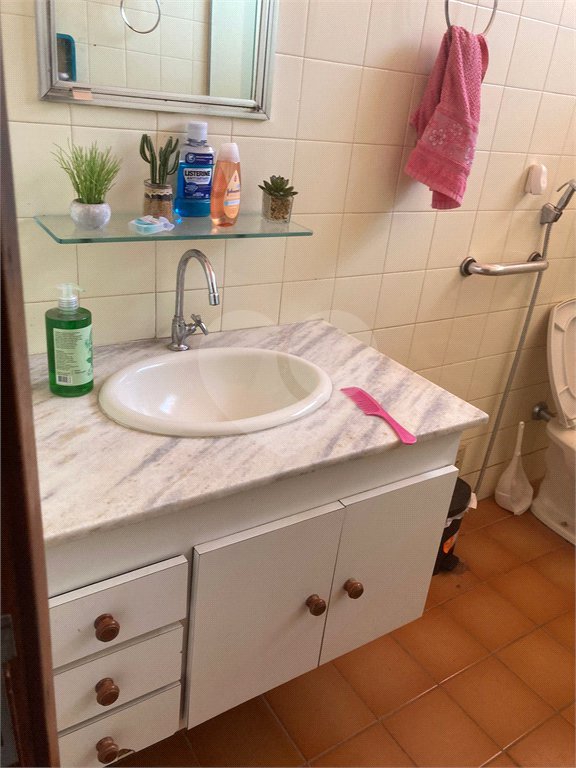 Vende-se excelente casa próxima ao Centro