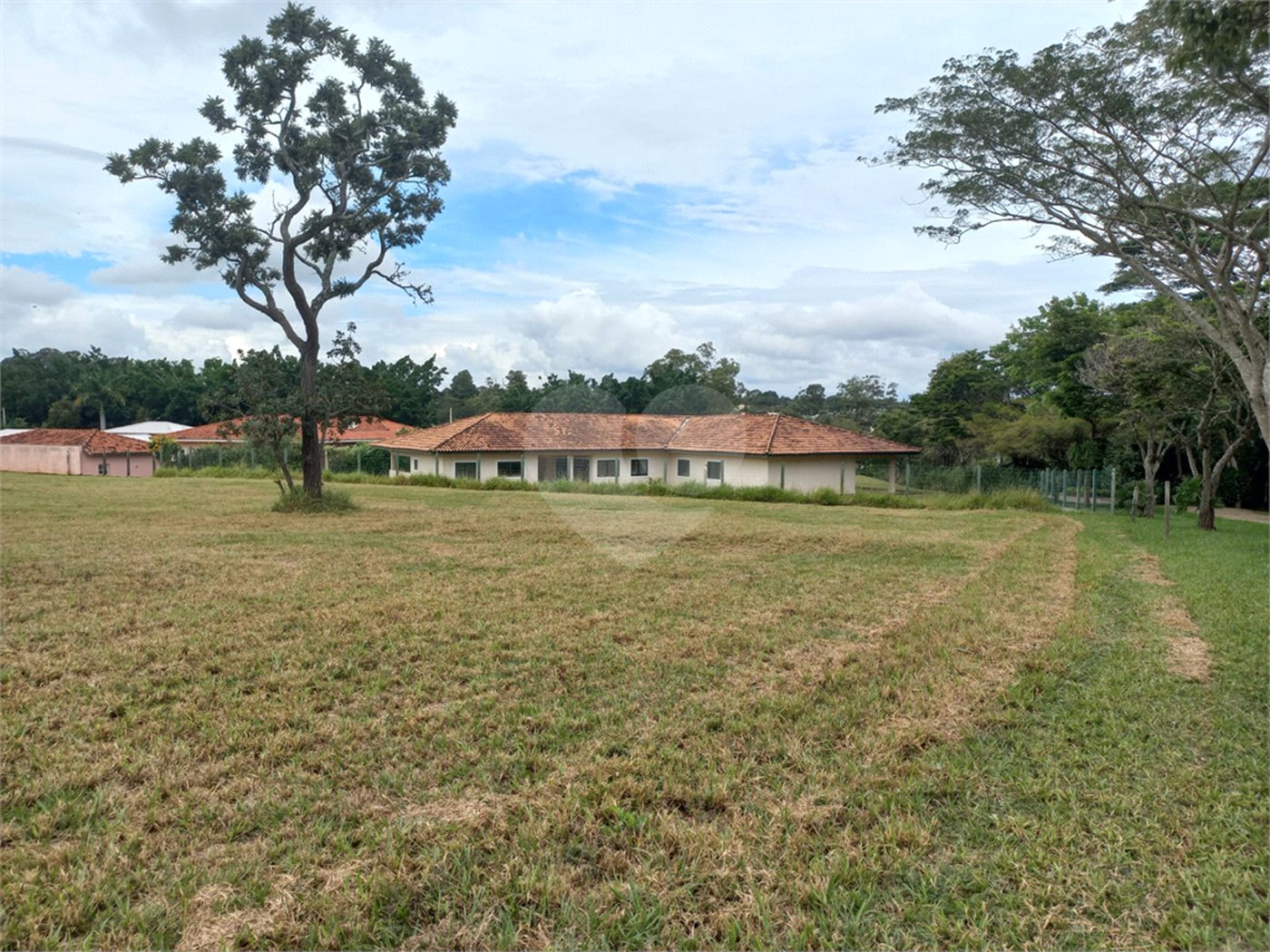 Loteamento Residencial no Condomínio Vila Pinhal do Broa