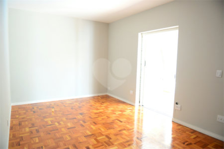 Casa térrea em Araraquara/SP.