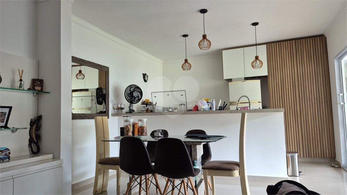 Casa Terreá com 3 suítes a Venda em Atibaia