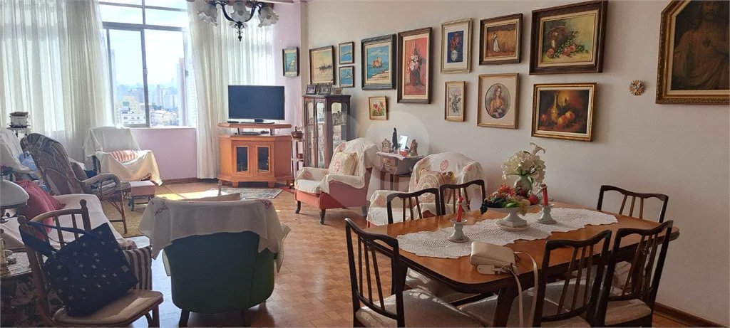 Apartamento à Venda na Aclimação