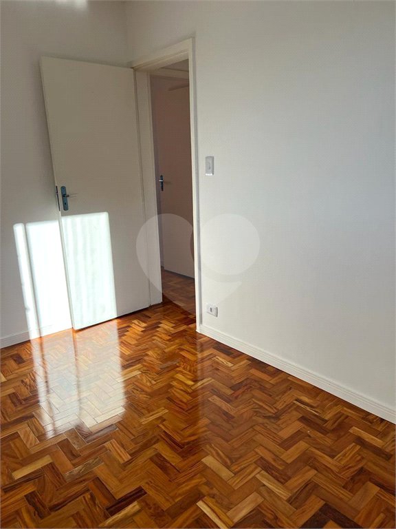 Apartamento à venda - Saúde.