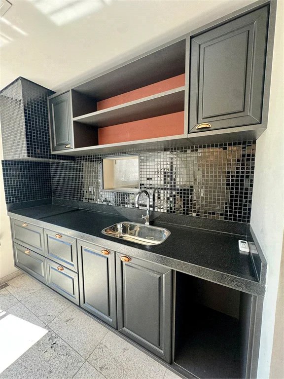 Apartamento no Edifício Bellagio, com 3 dormitórios, sol da manha e na modalidade porteira fechada.