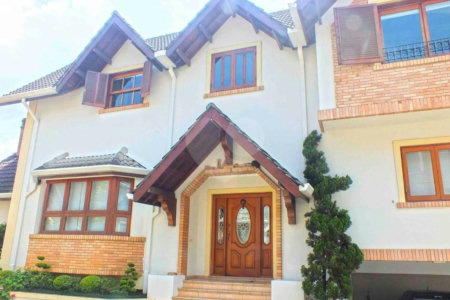 Casa à venda com 5 suítes no condomínio Vilaggio Monte Alegre, São Paulo - SP