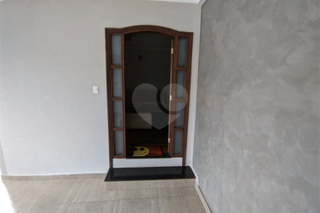 Casa com 3 dormitórios no Jardim Nova Santa Paula