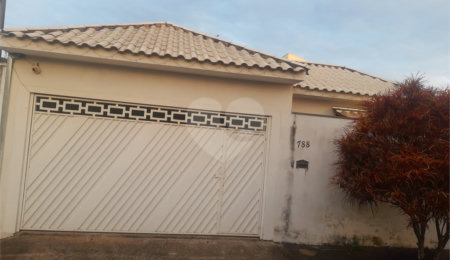 Casa à venda com 3 quartos, sendo 1 suíte,  em Jardim Ipanema, São Carlos, SP