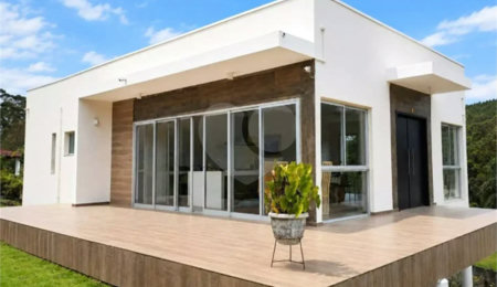 Casa à venda com 3 quartos, sendo 1 suíte,  no condomínio Residencial Villagio Monte Verde, Guararema - SP