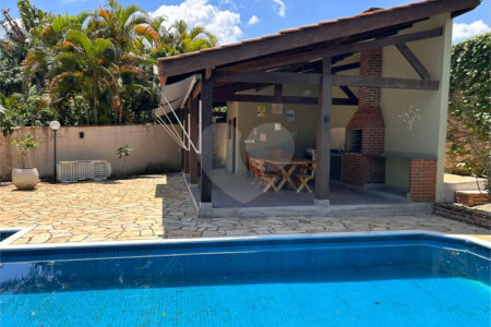 Casa para Venda ou Locação com opção de estar mobiliado no Condomínio Recanto Florido – Vinhedo/SP