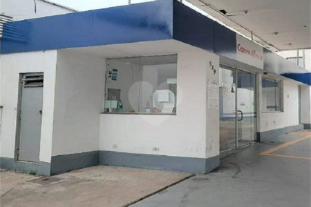 Espaço ideal para posto de gasolina, farmácia e loja no Bom Retiro
