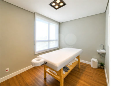 Apartamento de 127 m² em andar alto, com vista livre, 3 suítes planejadas, sacada gourmet envidraçada, 2 vagas e lazer completo, próximo ao Shopping Golden Square e à Avenida Kennedy.