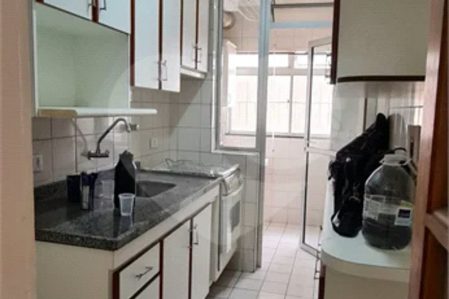 Apartamento 2 quartos (1suíte) 1 vaga na rua Piracema próximo a Saint Tropez