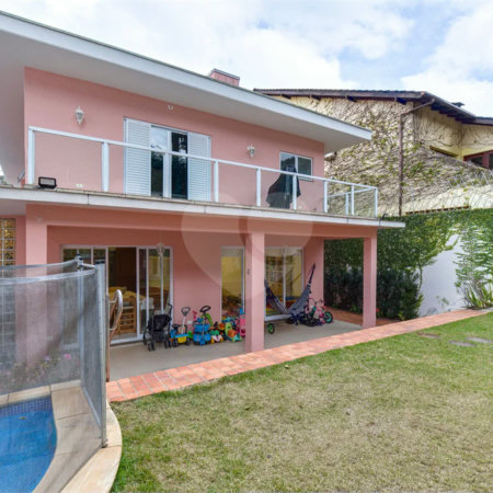 Casa à venda com 4 quartos, sendo 2 suítes,  em Alto da Boa Vista, São Paulo, SP
