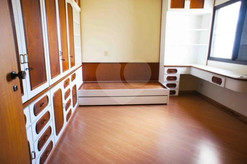 Apartamento para alugar com 4 quartos, sendo 3 suítes,  em Brooklin, São Paulo, SP