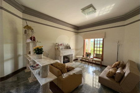 Casa a Venda no Condomínio Vista Alegre - Sede em Vinhedo/SP