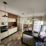 CASA EM CONDOMÍNIO FECHADO COM 220M² Área Construída e 1500m² de Area Total com 4 Suítes. Cond Village de Atibaia - Atibaia -Sp