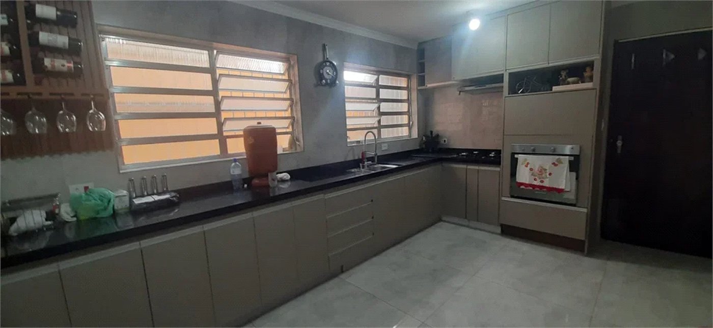 Sobrado à venda com 3 quartos, sendo 1 suíte,  em Jardim Sarah, São Paulo, SP