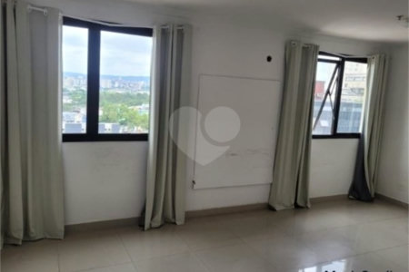 Sala comercial com 35m² , 1 vaga , 1 banheiro , à venda na Penha.