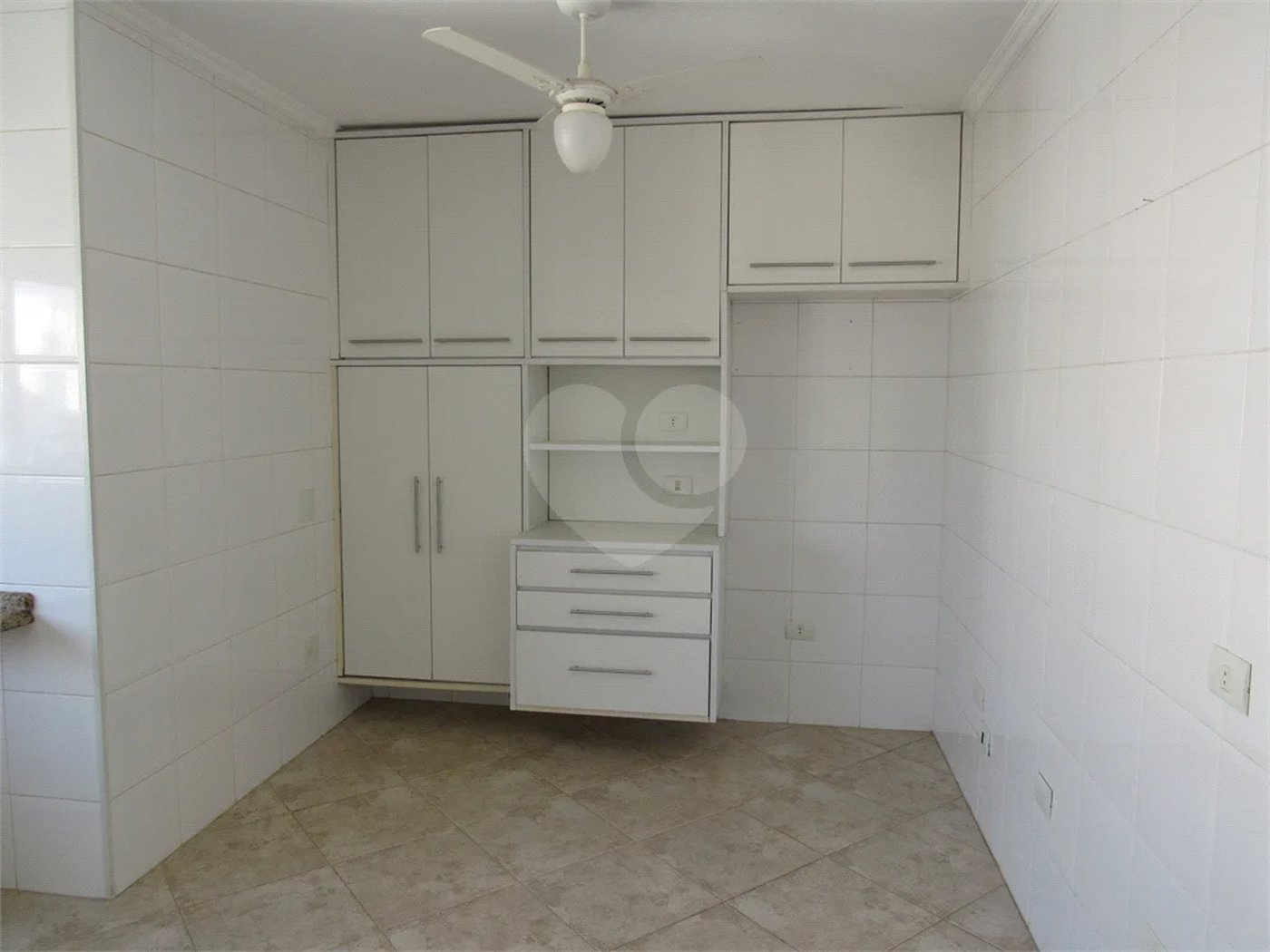 Linda Cobertura na Região de Campos Elíseos - 4 dormitórios (3 suítes). 5 Banheiros