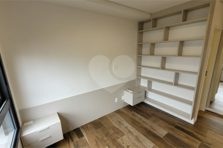 Apartamento de 2 quartos mobiliado à venda no Paraíso