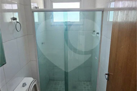 Apartamento Locação Condomínio Anguri com 02 dormitórios com Ar e Sacada