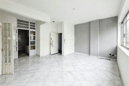Apartamento - Bela Vista - 2 Quartos / Dormitórios - Venda / Compra