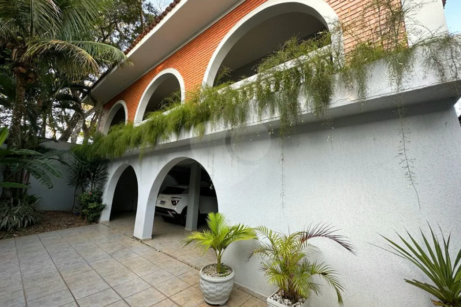 Casa assobradada à venda no bairro Nova Piracicaba, em Piracicaba/SP.
