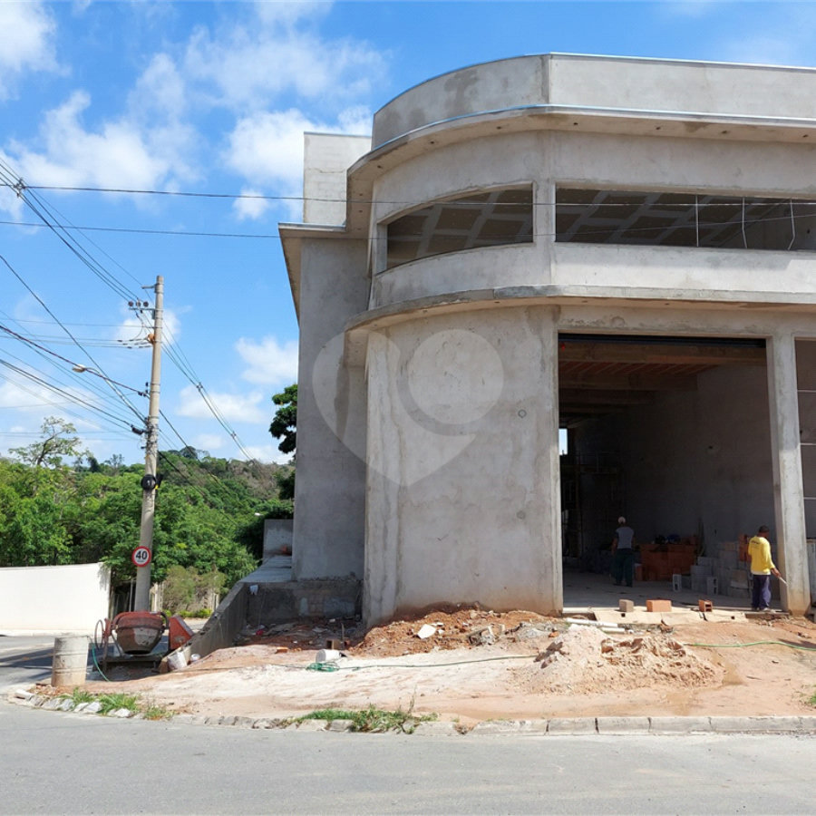 Prédio / Galpão à Venda no Jardim São Lucas em Vinhedo/SP