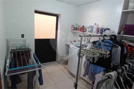 Luxuoso Sobrado com 4 Suítes