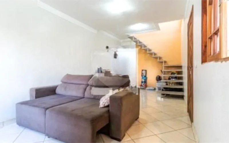Sobrado Espaçoso à Venda em Guarulhos – 250m², Conforto e Excelente Localização