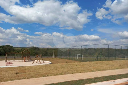 Terreno para venda, dispondo de 251,00 m² .