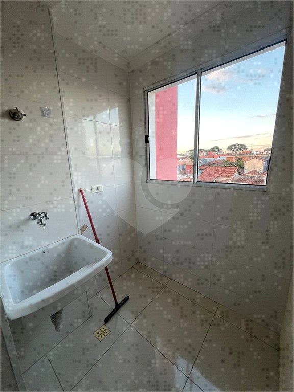 Apartamento no Condomínio Residencial Clarice.