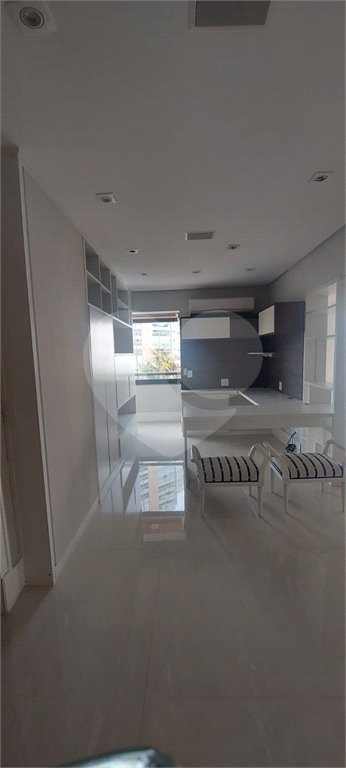 Apartamento à venda no Campo Belo de 245m² com 3 suítes e 3 vagas