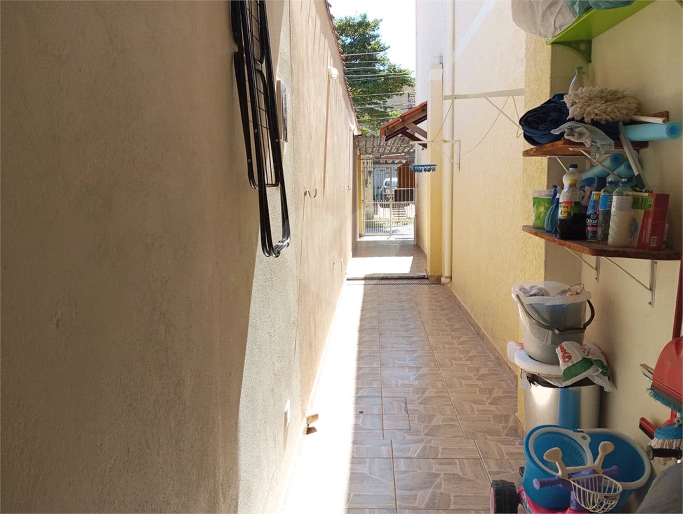 Terreno á venda com 2 casas na Vila Rosália, Guarulhos, SP.